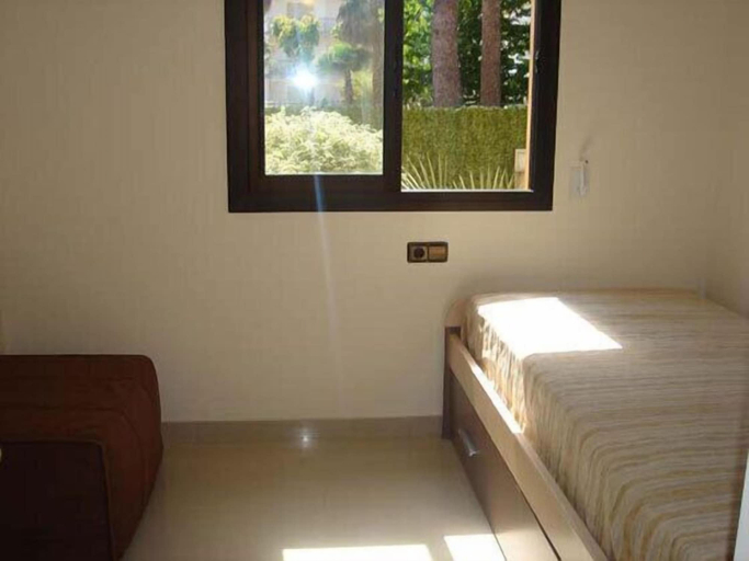 Bedroom 3, Apartamento Xaloc Esc.B Bajos A, Girona