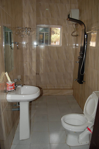 Bathroom 3, Golden Valley Hotel Enugu, Nsukka