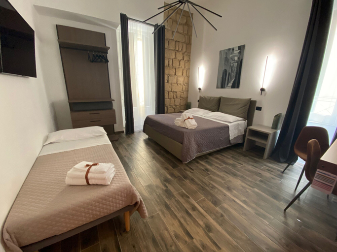 Bedroom 3, Holiday Guesthouse, Salerno