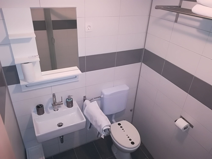 Bathroom 4, TOP Line apartments, Piran