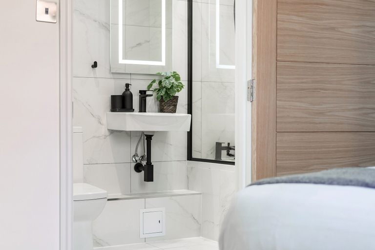 Bedroom 3, Luxury Apartment in Central London, London
