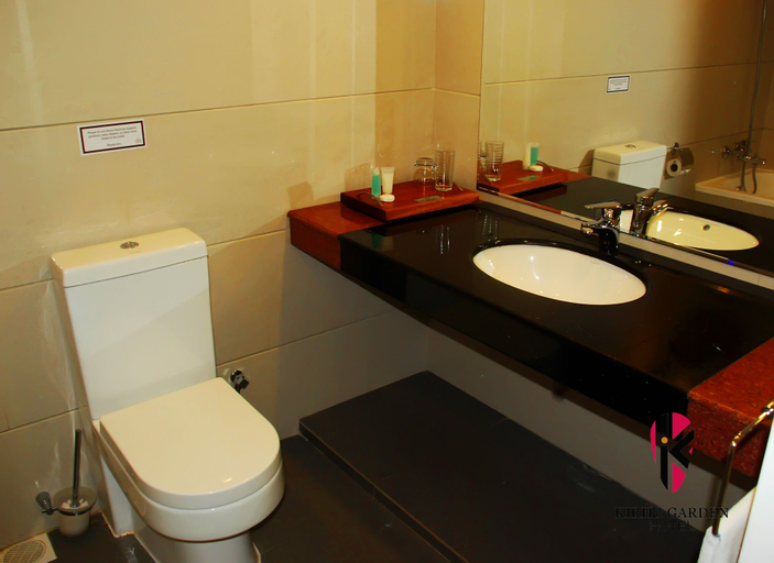 Bathroom 4, Kiriri Garden Hotel, Roherero