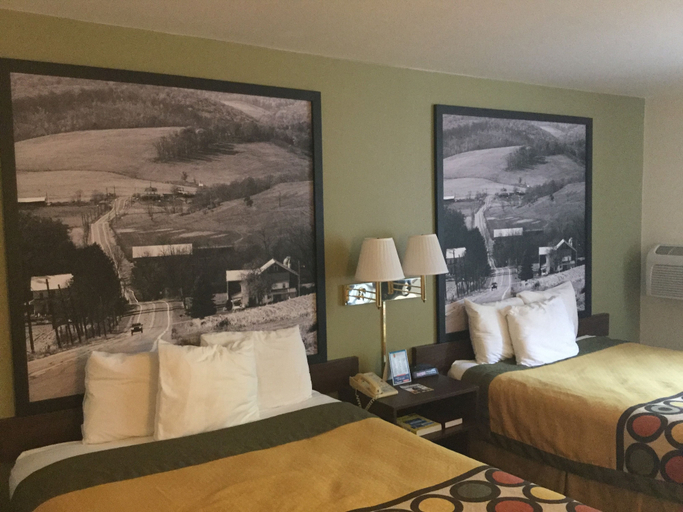 Bedroom 3, Super 8 by Wyndham West Middlesex/Sharon Area, Mercer
