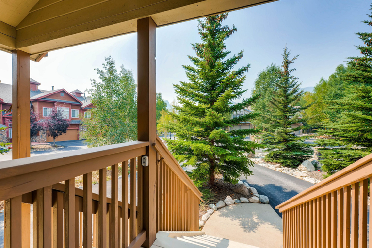 Others 5, Lakepointe Court Town Homes by CRMR, Summit