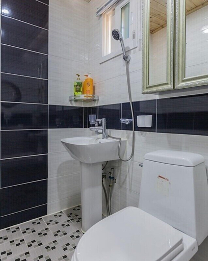 Bathroom 3, Namhae Oceanview Pension, Namhae