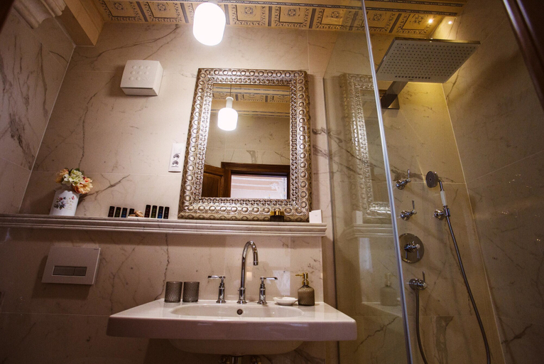 Bathroom 5, Heritage Hotel Cardo, Split