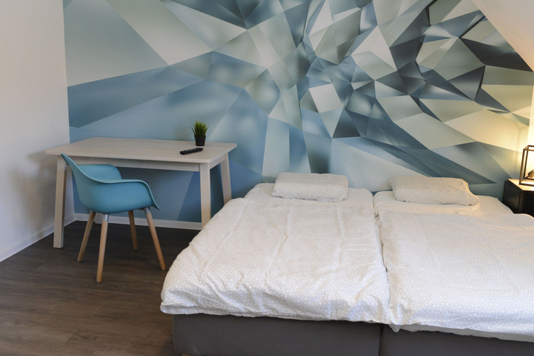 Bedroom 4, Pforzheim Ferienhaus 24-7, Pforzheim