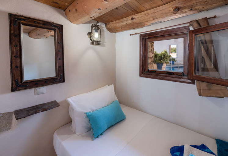 Bedroom 4, Kritiko Arhontiko, Crete