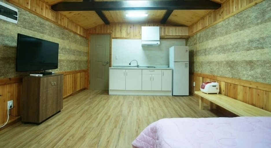 Others 3, Chan's House Pension, Seogwipo