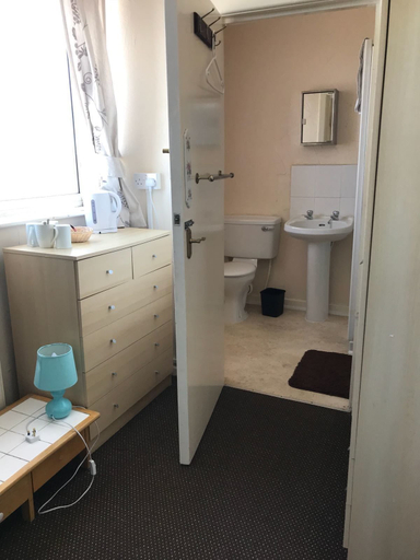 Bathroom 3, New Discovery, Blackpool