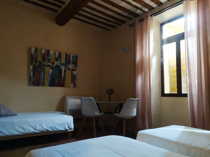 Bedroom 3, Face au Lavoir, Vaucluse