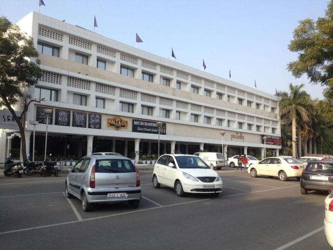 Others 5, The Piccadily Chandigarh, Chandigarh