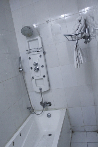 Bathroom 3, Banex Apartments, Shomolu