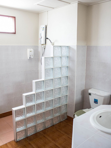 Bathroom 5, Yenjit Resort, Muang Chachoengsao