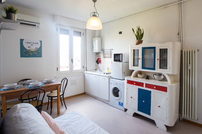 Others 4, Home Hotel - Sacchini 16, Milano