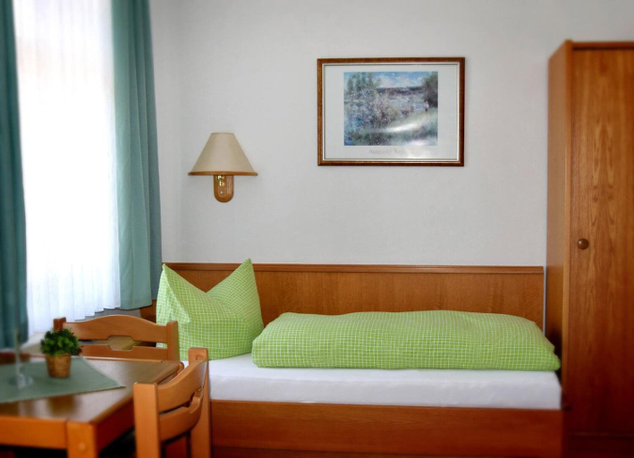 Bedroom 4, Landhotel Stadt Nuernberg, Mansfeld-Südharz