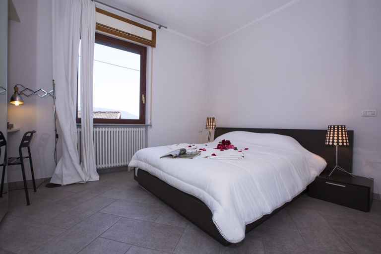 Bedroom 3, Vista su Perledo, Lecco