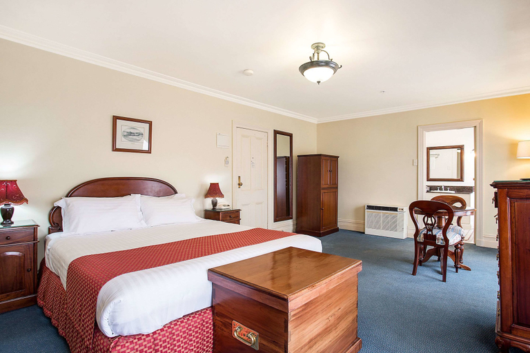 Bedroom 3, Quality Hotel Bentinck, Glenelg - Portland