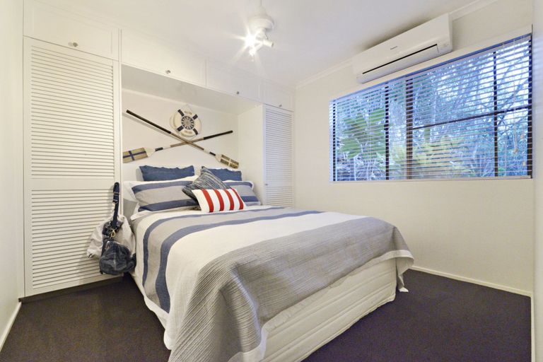 Bedroom 2, Crusoe's Beach House Ocean Views, Whitsunday