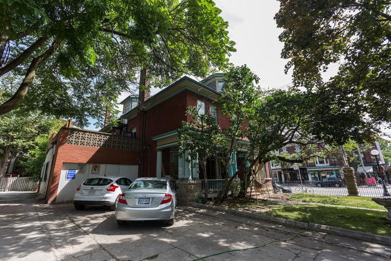 Exterior & Views 2, Applewood Suites - Palmerston Avenue, Toronto