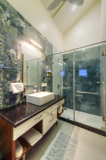 Bathroom 3, Beachy Blossom at Heritage Floresta, North Goa