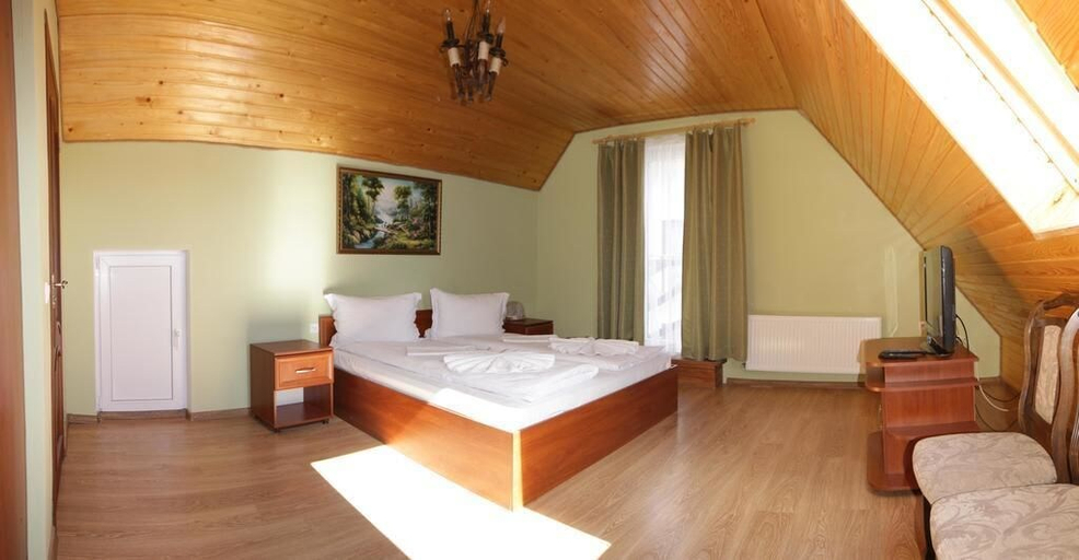 Bedroom 2, Villa Parlament, Rakhivs'kyi