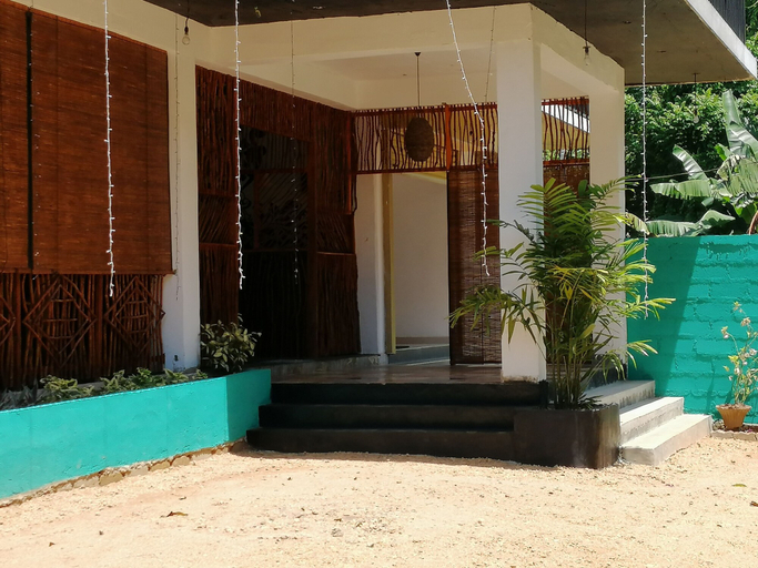 Exterior & Views 2, MacNara Traveller's Inn, Ratnapura