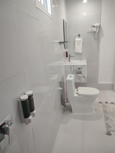 Bathroom 4, Harman Suites Moalboal, Moalboal