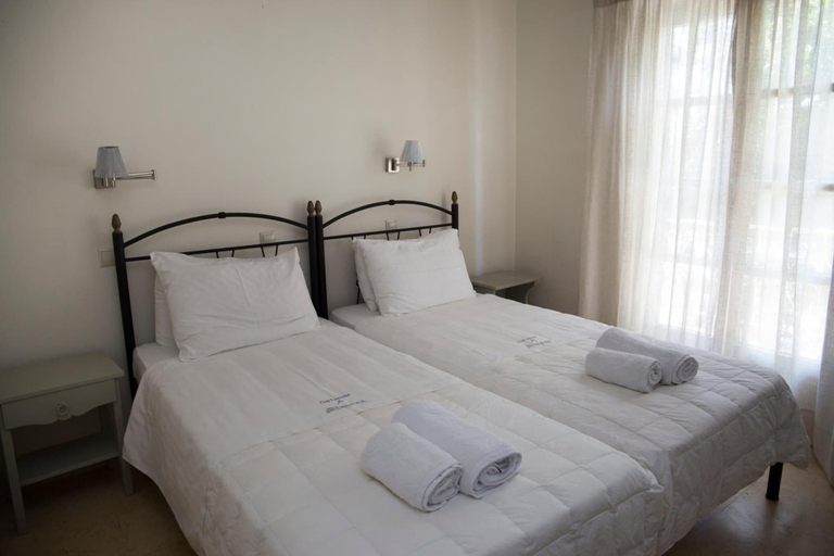Bedroom 4, Mimoza, Attica