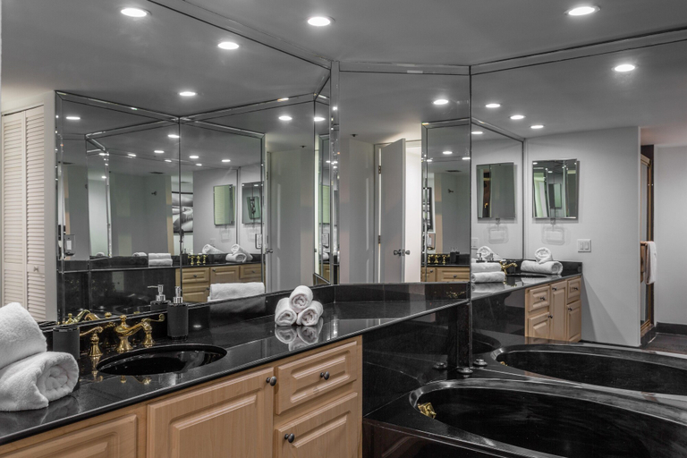 Bathroom 5, Modern and Bright Penthouse With Ocean View, Miami-Dade