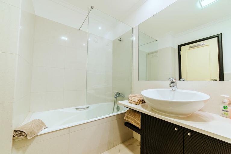 Bathroom 4, Oceanside Terrace Apartment by Holiday Rental Management, Funchal