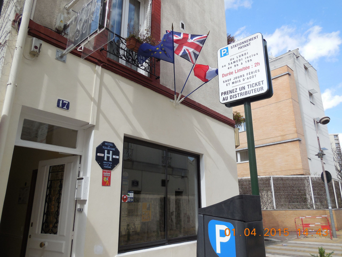 Exterior & Views 2, Hôtel Le Petit Château, Hauts-de-Seine