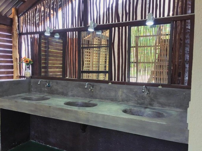 Bathroom 4, White Banana Beach Club, General Luna