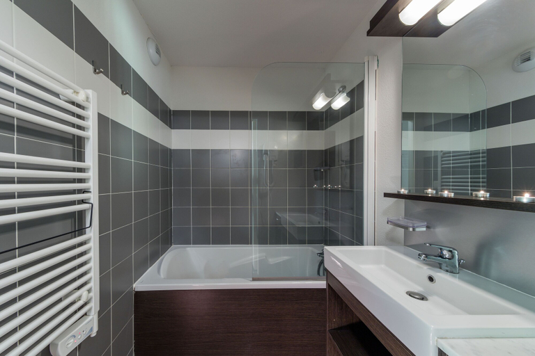 Bathroom 3, Noemys Les Terrasses de Labrau, Alpes-de-Haute-Provence