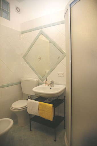 Bathroom 5, Trentinara Cilento, Salerno