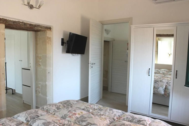 Bedroom 2, Casa Roma, Syracuse