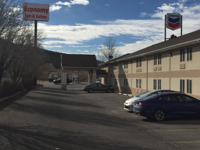 Exterior & Views 2, Economy Inn, Juab