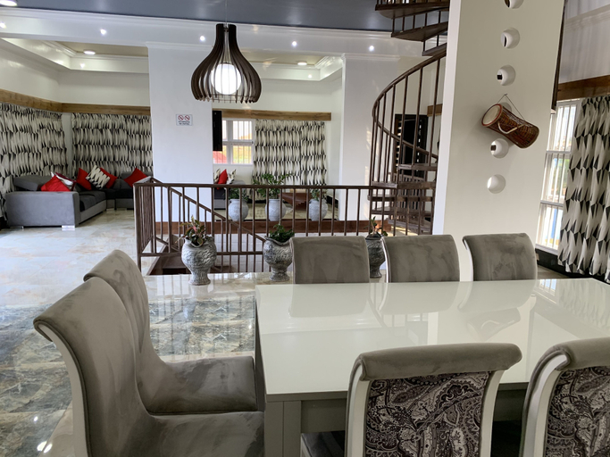 Food & Drinks 5, Accruase Paradise, Dangbe East