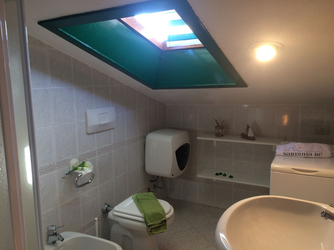 Bathroom 5, Casa Alba Chiara 1 Bedrooms Apartment in Alghero, Sassari