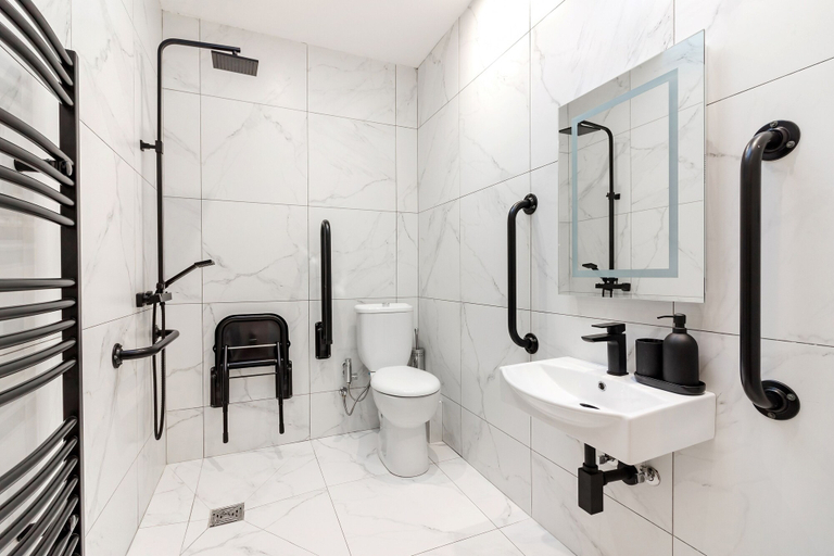 Bathroom 4, Luxury Apartment in Central London, London