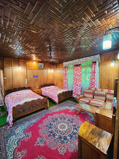 Bedroom 3, Shiraz Deluxe Houseboat, Srinagar