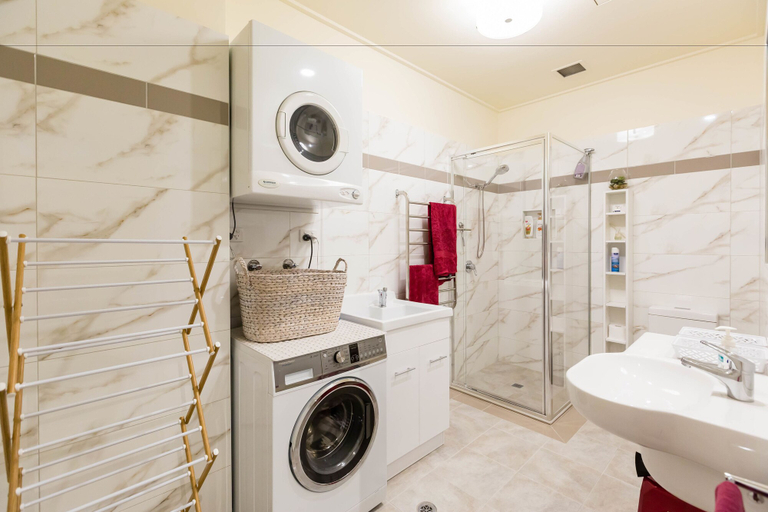 Bathroom 3, ARCHIE, 1BDR Melbourne Apartment, Melbourne