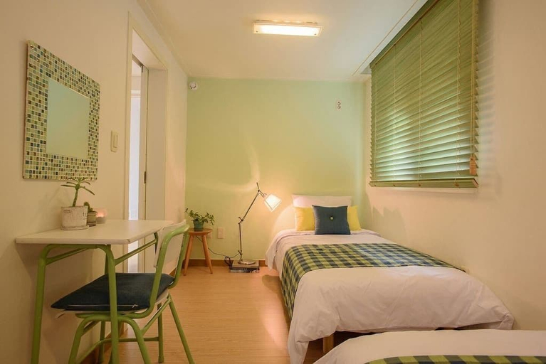 Bedroom 3, Stay Young, Jongno
