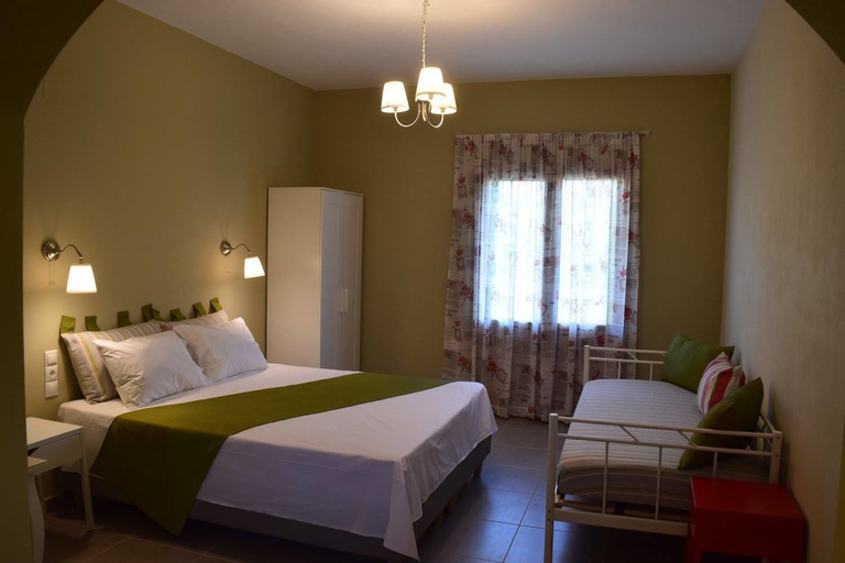 Bedroom 3, Kallisti Seaside Studios Skopelos, Thessaly