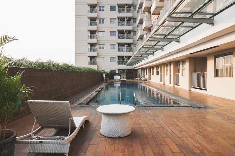 Sport & Beauty 3, Comfy Studio Apartment at Belmont Residence By Travelio, West Jakarta