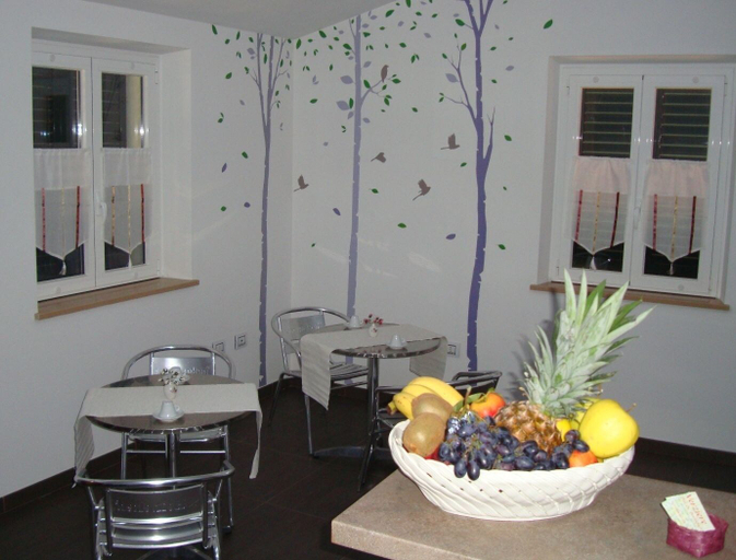 Others 4, Verziere B&B, Ancona