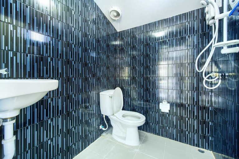 Bathroom 4, Ivy Cottage by Qiu Hotel, Muak Lek