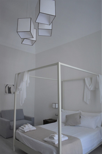 Bedroom 3, Gatto Bianco Duchessa, Bari
