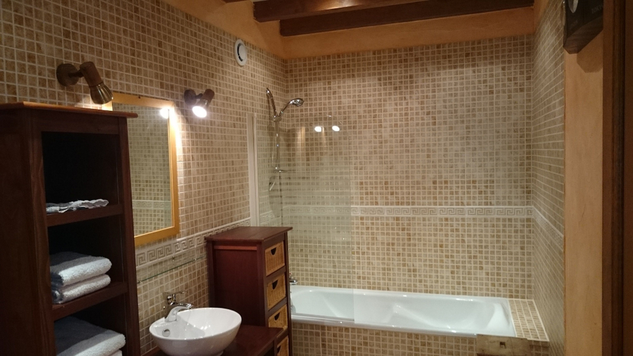 Bathroom 5, La Mare Aux 3 Diables Chambre d'Hôtes, Calvados