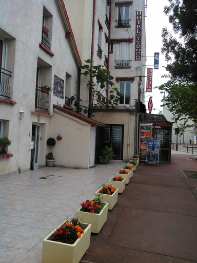 Others 4, Hotel Victor Hugo, Hauts-de-Seine
